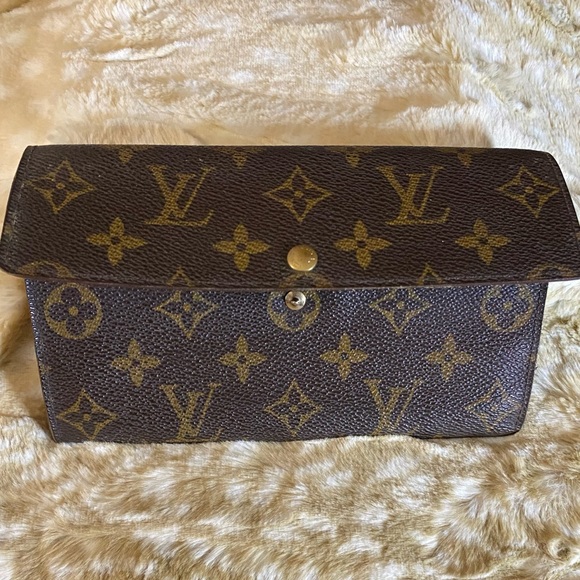 Louis Vuitton Sarah Monogram Long Wallet - Picture 2 of 9